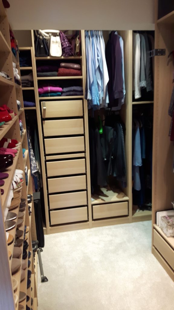 Walk in Wardrobe space – Oct 2017